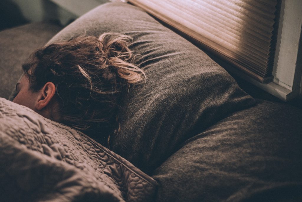 Évitez les insomnies : comment bien préparer son corps et son esprit pour une bonne nuit de sommeil